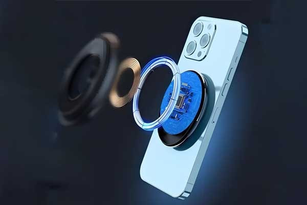 1. Magsafe magnets inside case.webp