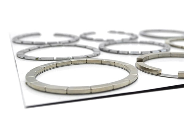 2. magsafe magnet alignment.webp