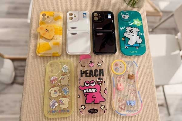 6. MagSafe case.webp