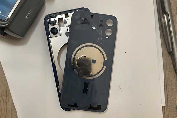 5. remove magsafe magnet-min.webp