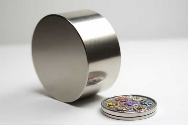 3. stronger vs fridge magnet-min.webp