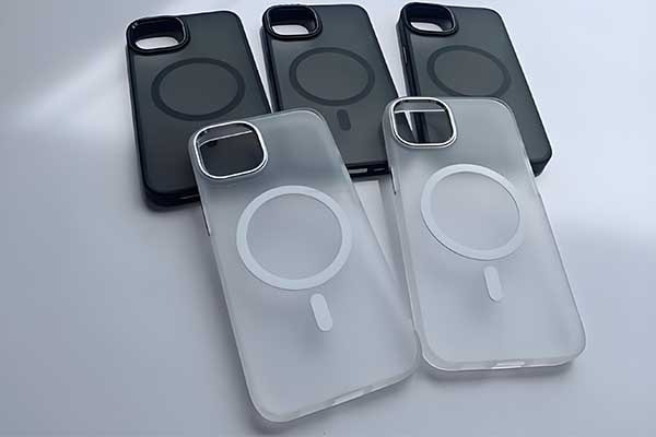 1. magnetic phone case-min.webp