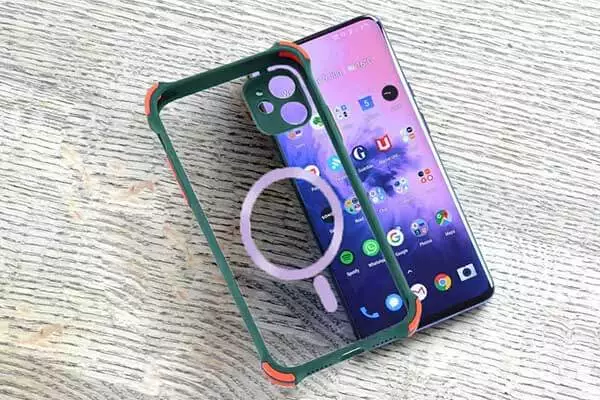 magnet case and screen.webp